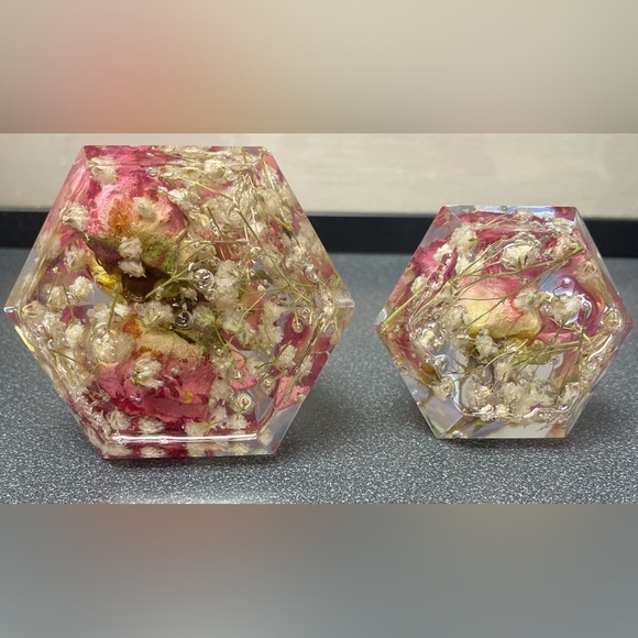 Red Rose Resin Diamond Shaped Ring Holder Set or Paper Weights, Custom. NWOT - Picture 6 of 7